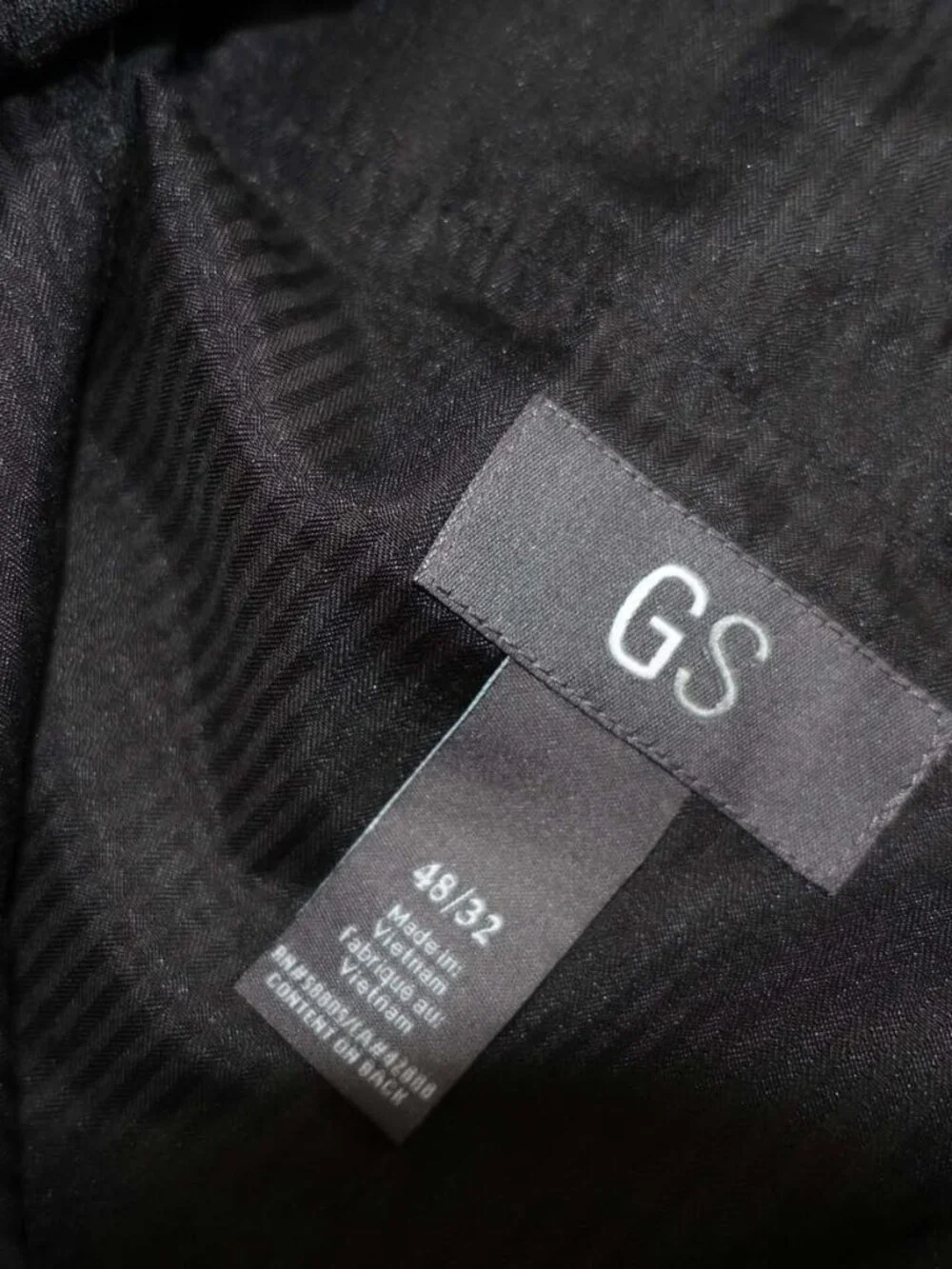 GS Men's 2 Button Suit Size 54 Regular 48 x 32 Charcoal Gray Wool Blend 54R